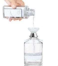 Plastový trychtýřek