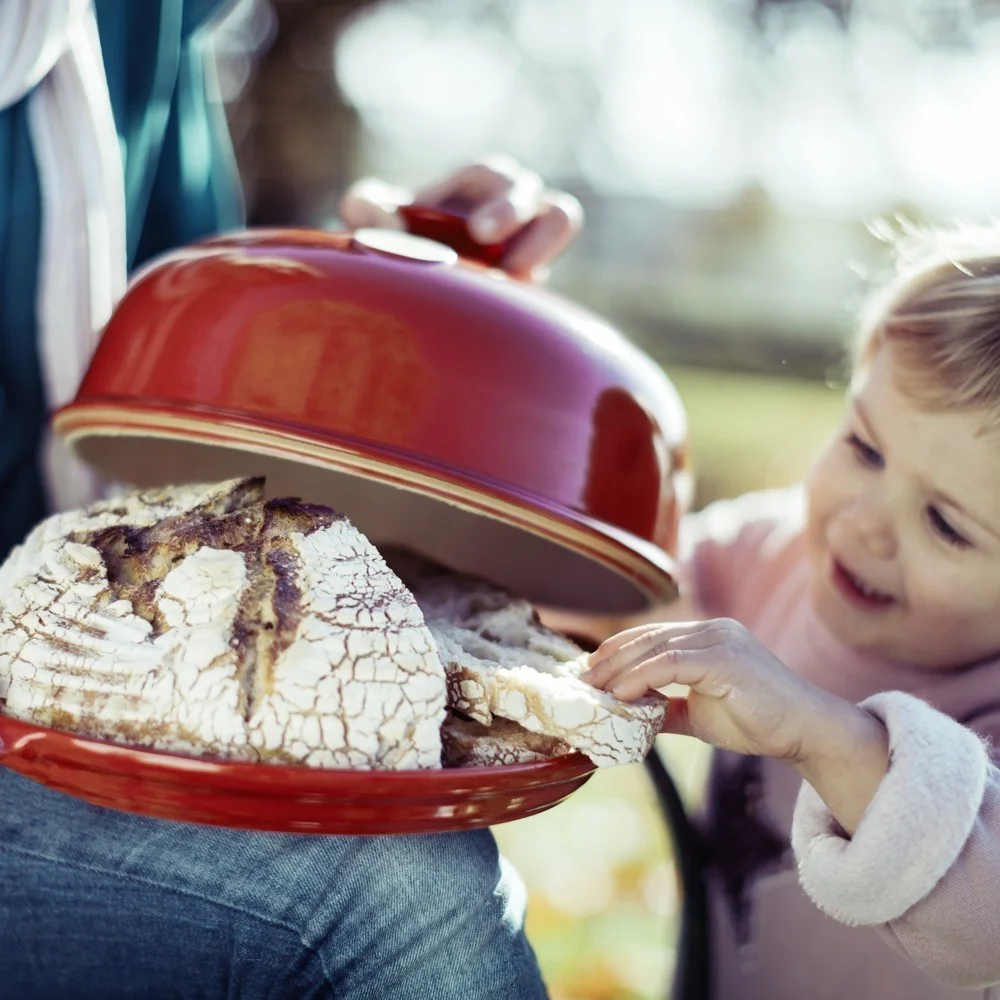 EH_9108_Life_Bread_Cloche_Pain_SlicedBread_MotherChild_A