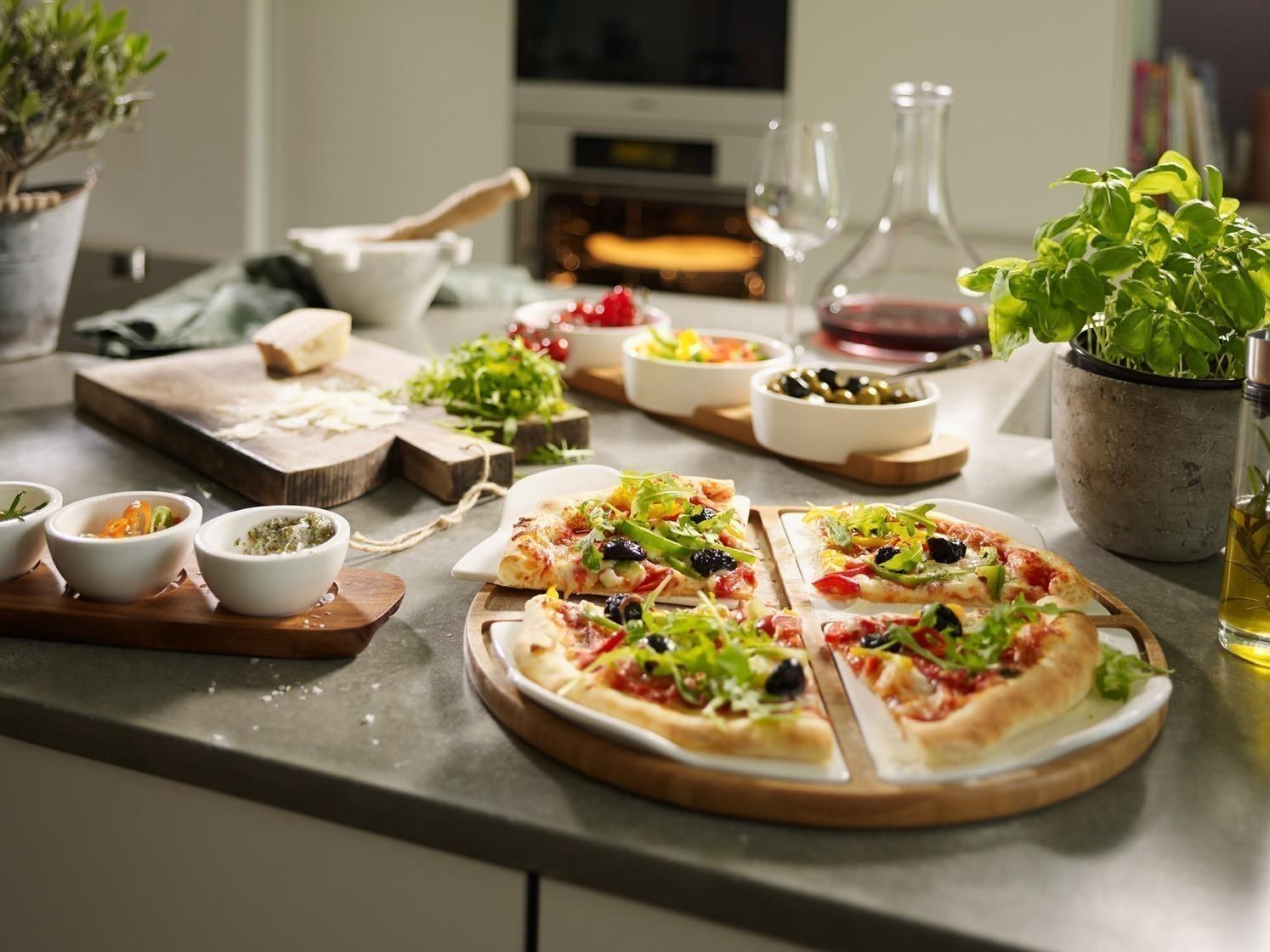 Pizza Passion dřevěný podnos se 4 talířky na pizzu, Ø 37 cm