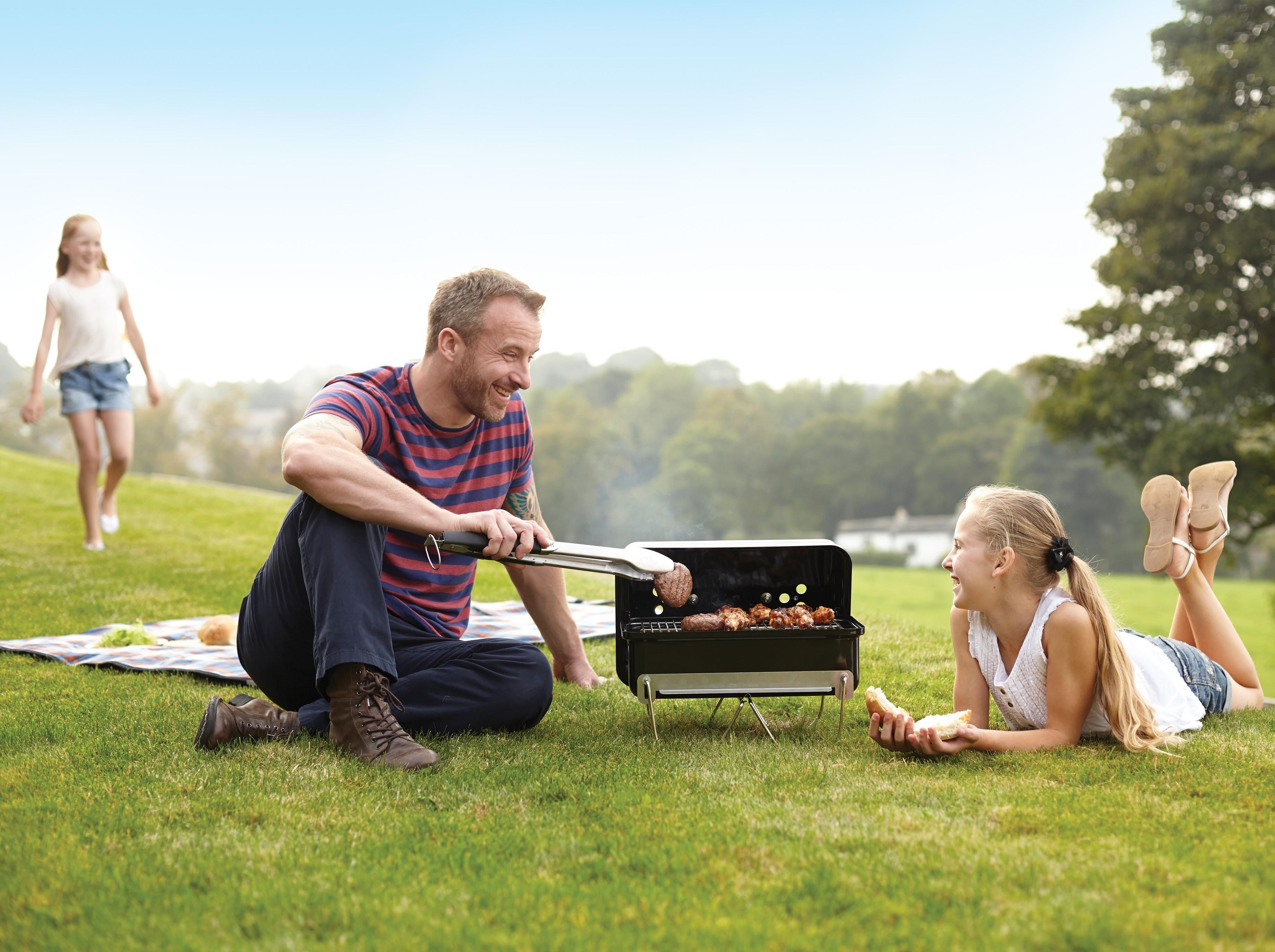 Gril na dřevěné uhlí Go-Anywhere