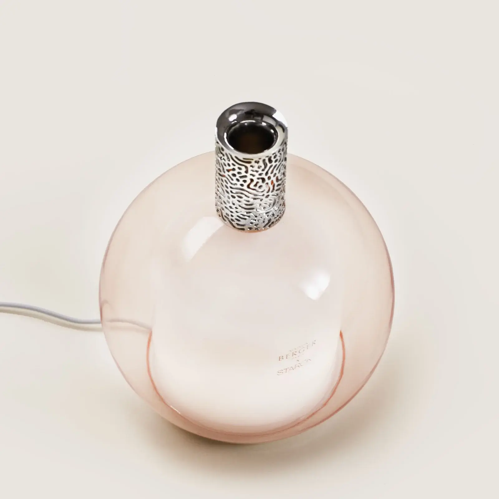 Dárková sada: elektrický difuzér Starck + interiérový parfém 0,475 ml