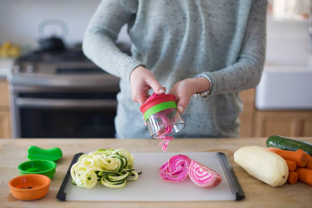 Ruční spiralizér na zeleninu 3v1 Good Grips