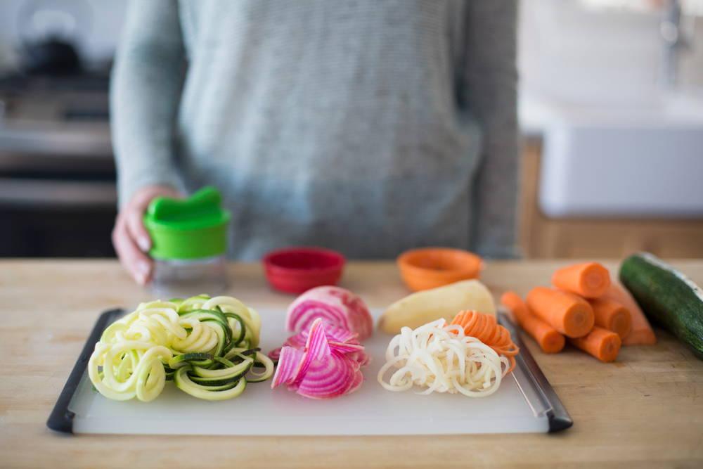 Ruční spiralizér na zeleninu 3v1 Good Grips