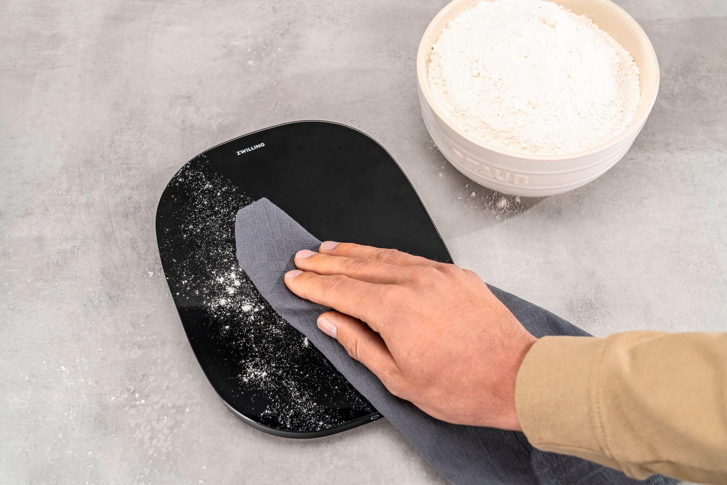 Digitální kuchyňská váha Enfinigy s funkcí indukčního nabíjení