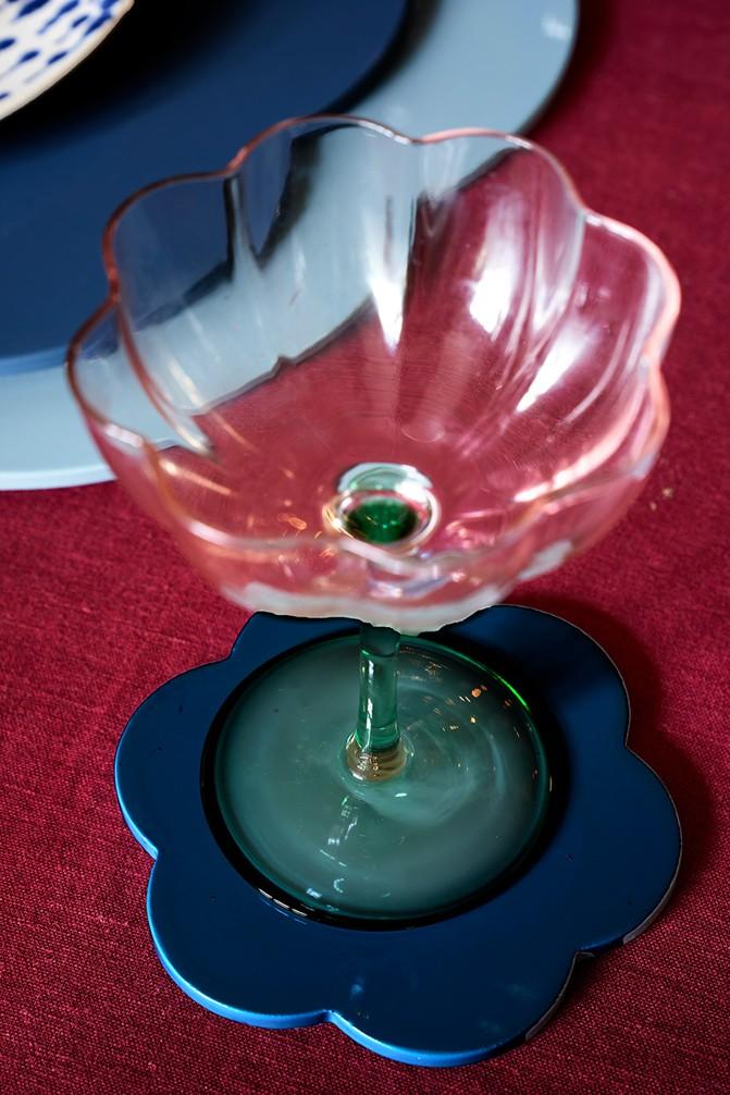 Lakované podtácky Scallop Coasters, Ø 12 cm, 4 ks, tmavě modrá