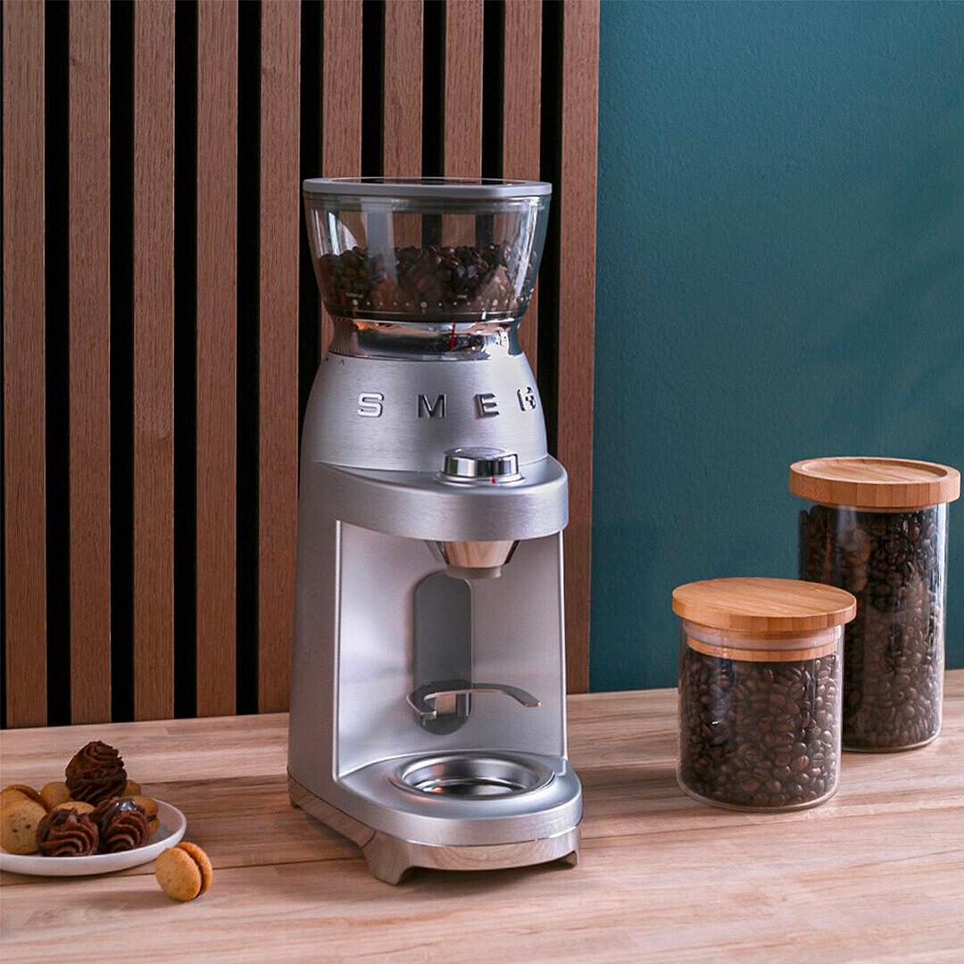 Mlýnek na kávu Minipro 50´s Style CGF02, chromová