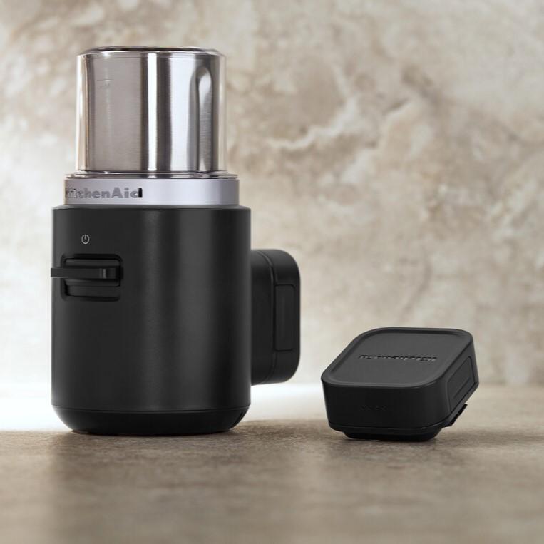 Bezdrátový mlýnek na kávu GO s baterií, 5KBGR111, černá mat 