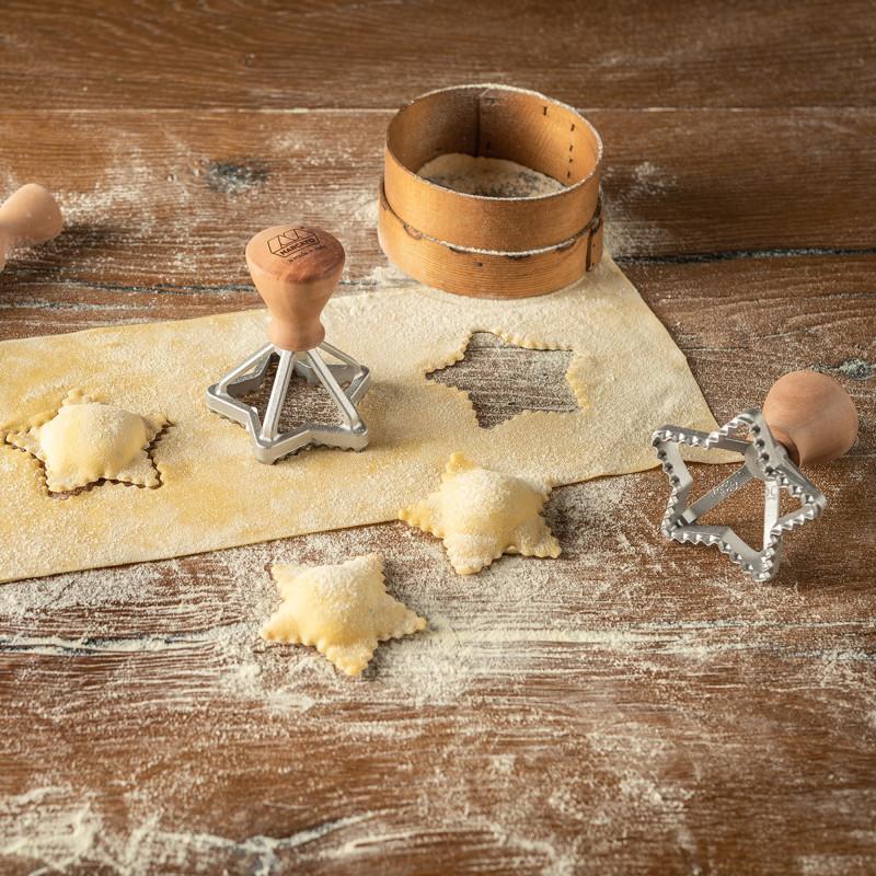 Sada na cukroví: vykrajovátko hvězda + embosovaný váleček, vločky 