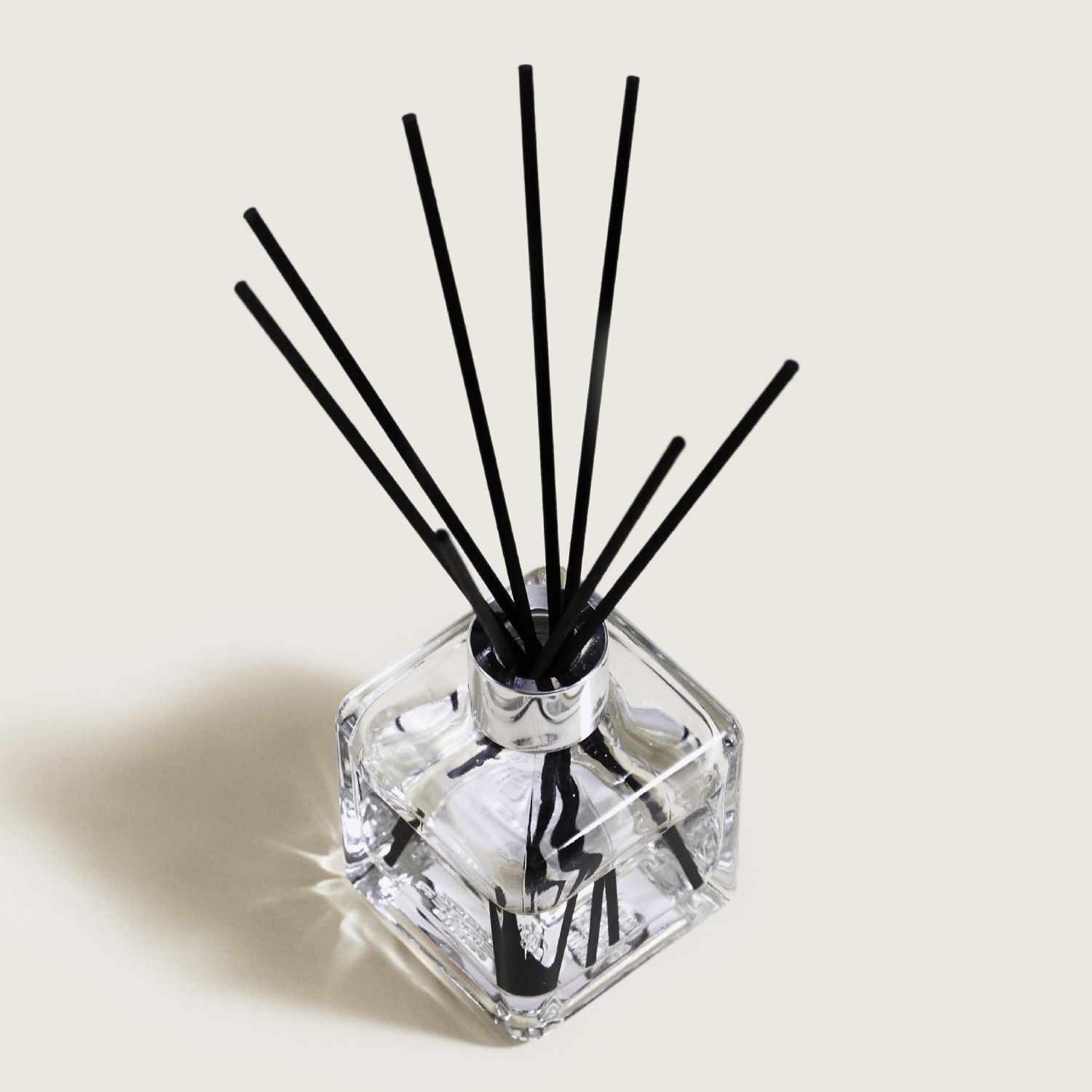 Aroma difuzér Cube + náplň Lady Flower 100 ml