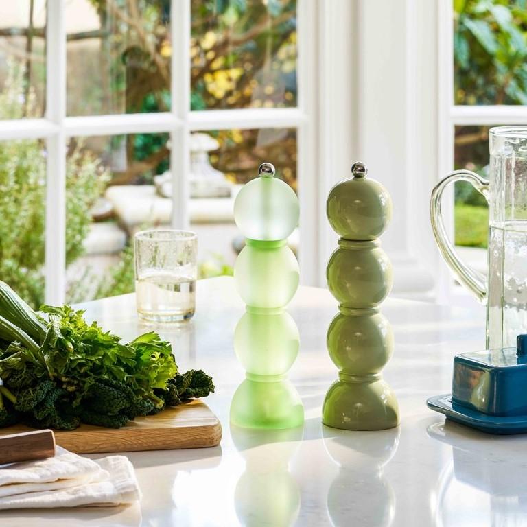 Akrylový mlýnek na sůl nebo pepř Bobbin Frosty, 24 cm, zelená