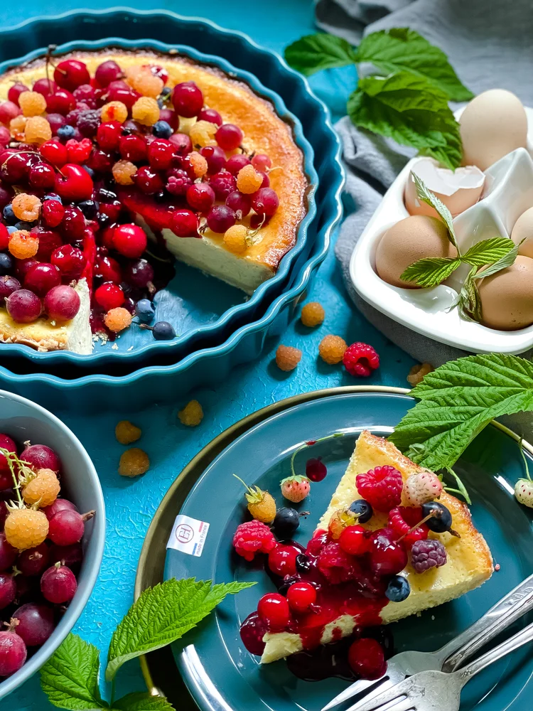 Emile Henry keramické nádobí - zapékací koláčová forma, dezertní talíř, modrá Calanque