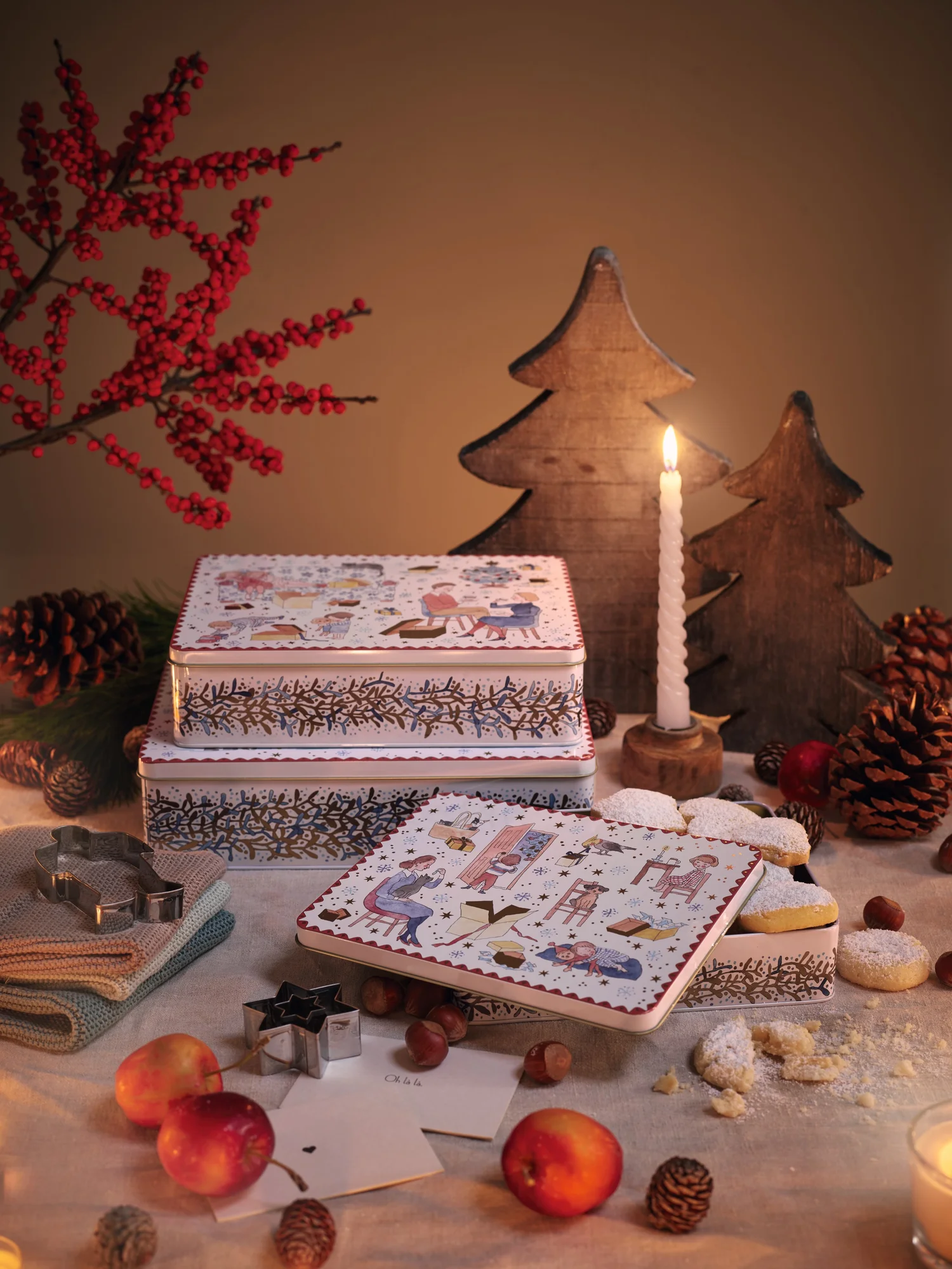 Vánoční plechové krabičky Rosenthal kolekce 2022 Štědrý večer