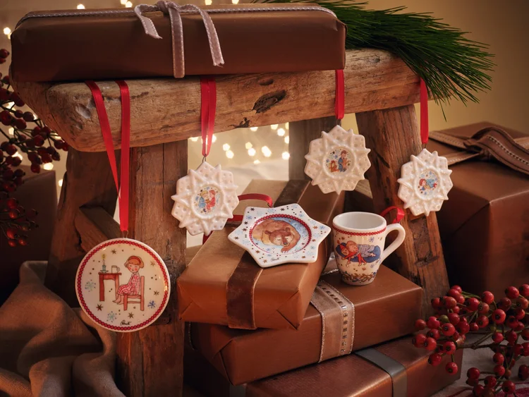 Vánoční porcelánové závěsné ozdoby Rosenthal kolekce 2022 Štědrý večer