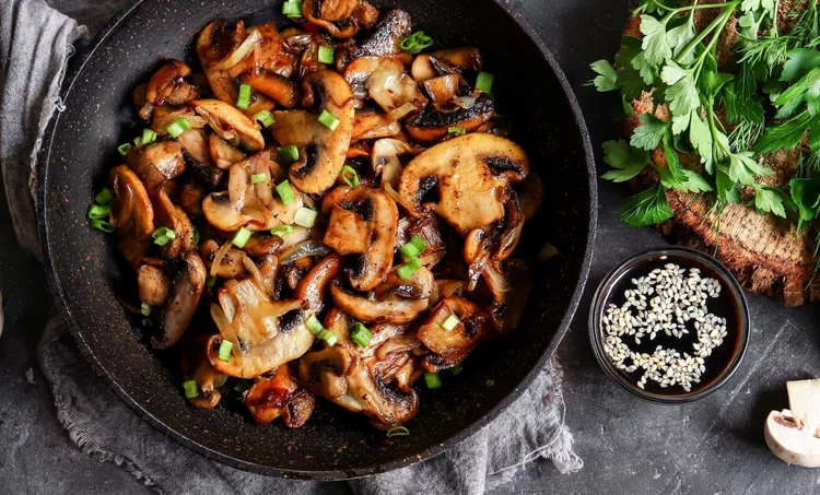 Zapečené těstoviny s houbami