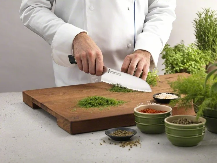 Kucharské noiže Zwilling, osvedcená kvalita, která by v žádné kuchyni nemela chybet.