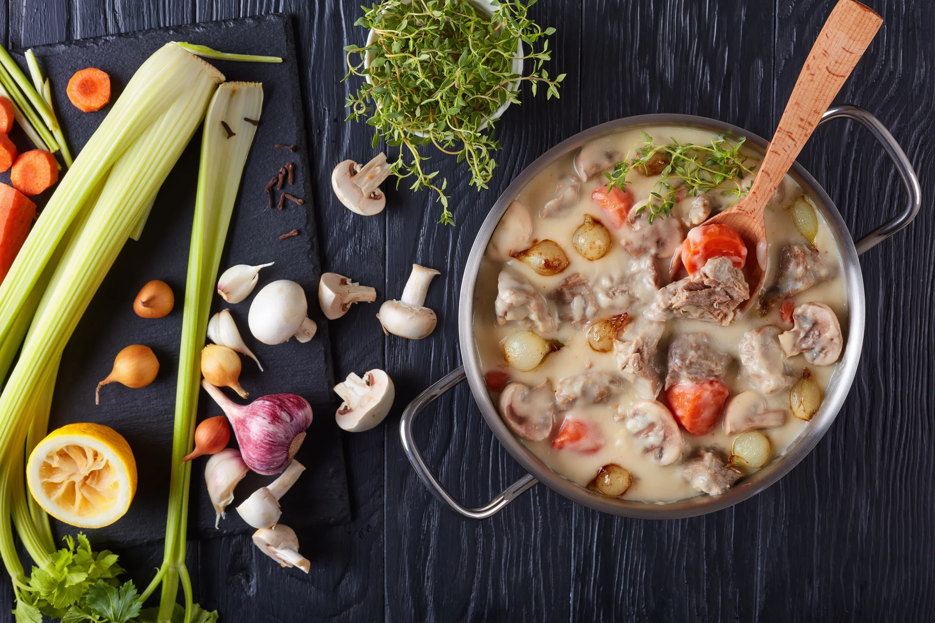 Blanquette – dušené telecí ragú s bílou omáčkou