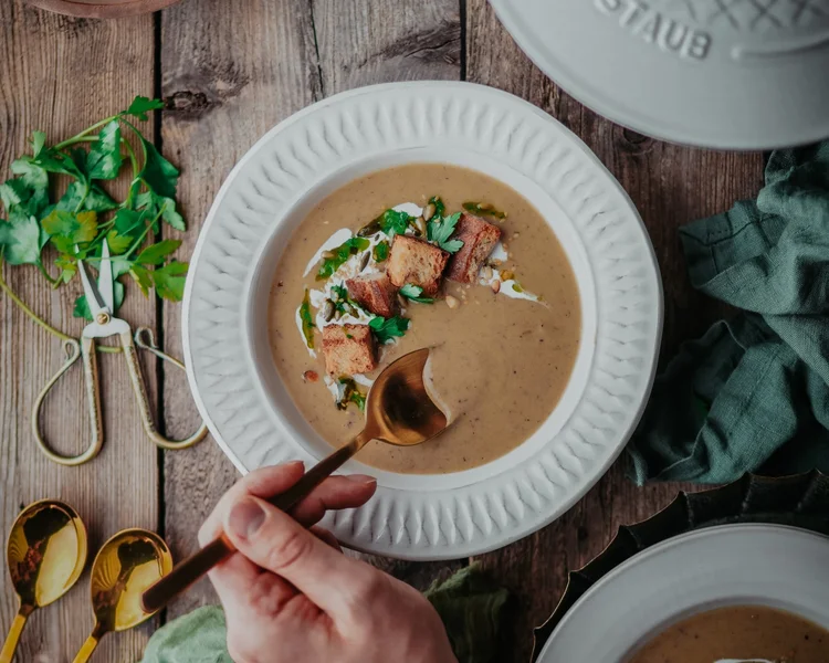 Krémová polévka z pečeného česneku