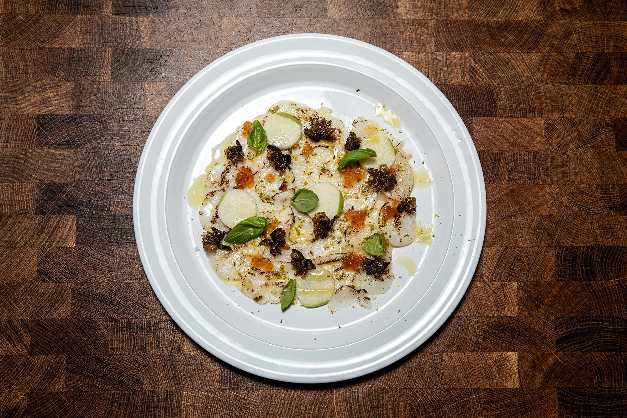 Carpaccio z hrebenatiek podľa Marka Pavaly