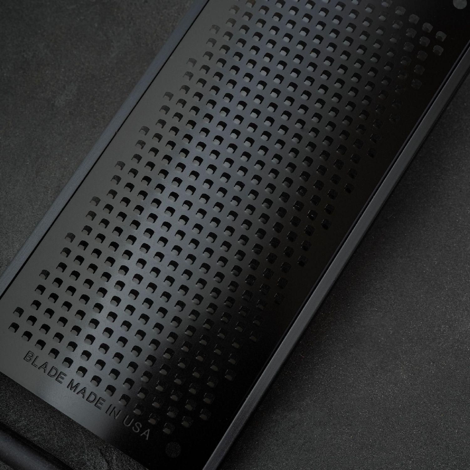 Jemné strúhadlo Black Sheep, čierna