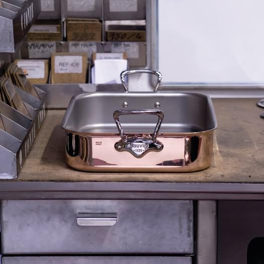 Medený pekáč s nerezovými ušami a roštom, M’héritage 150 S, 30 x 22 cm