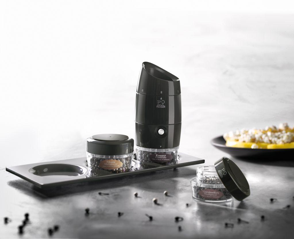 Mlynček na korenie Zanzibar s 3 druhmi korenia