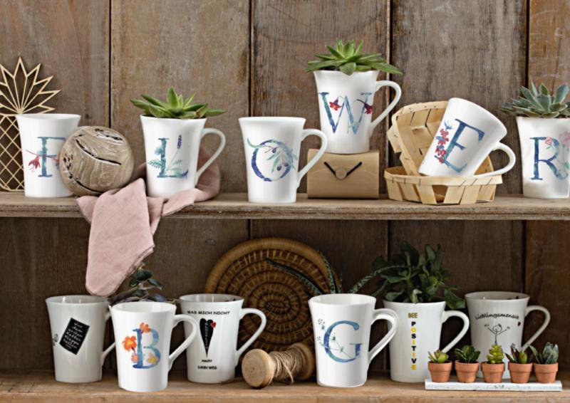 Hrnček v darčekovom balení Kvetinová abeceda , písmeno B, kvetina Begónia, 400 ml