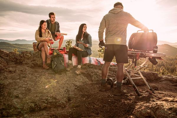 Plynový gril Traveler, čierny