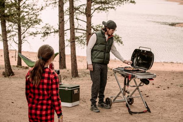 Plynový gril Traveler, čierny