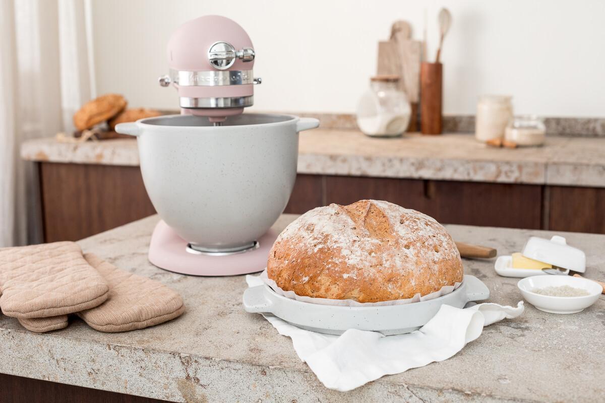 Keramická misa na chlieb s vekom na pečenie, 4,83 l, bielosivá