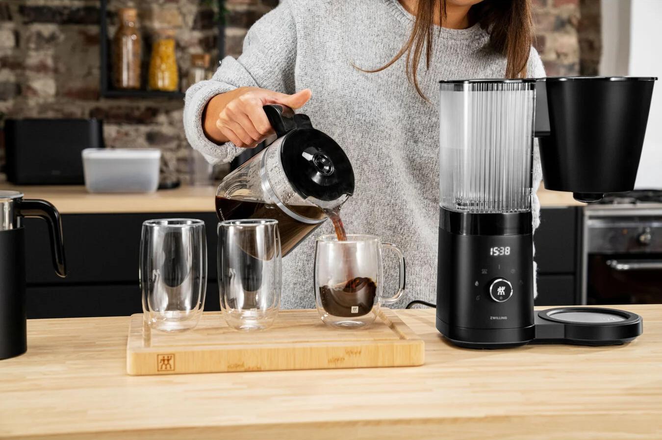 Prekvapkávací kávovar Enfinigy, čierna