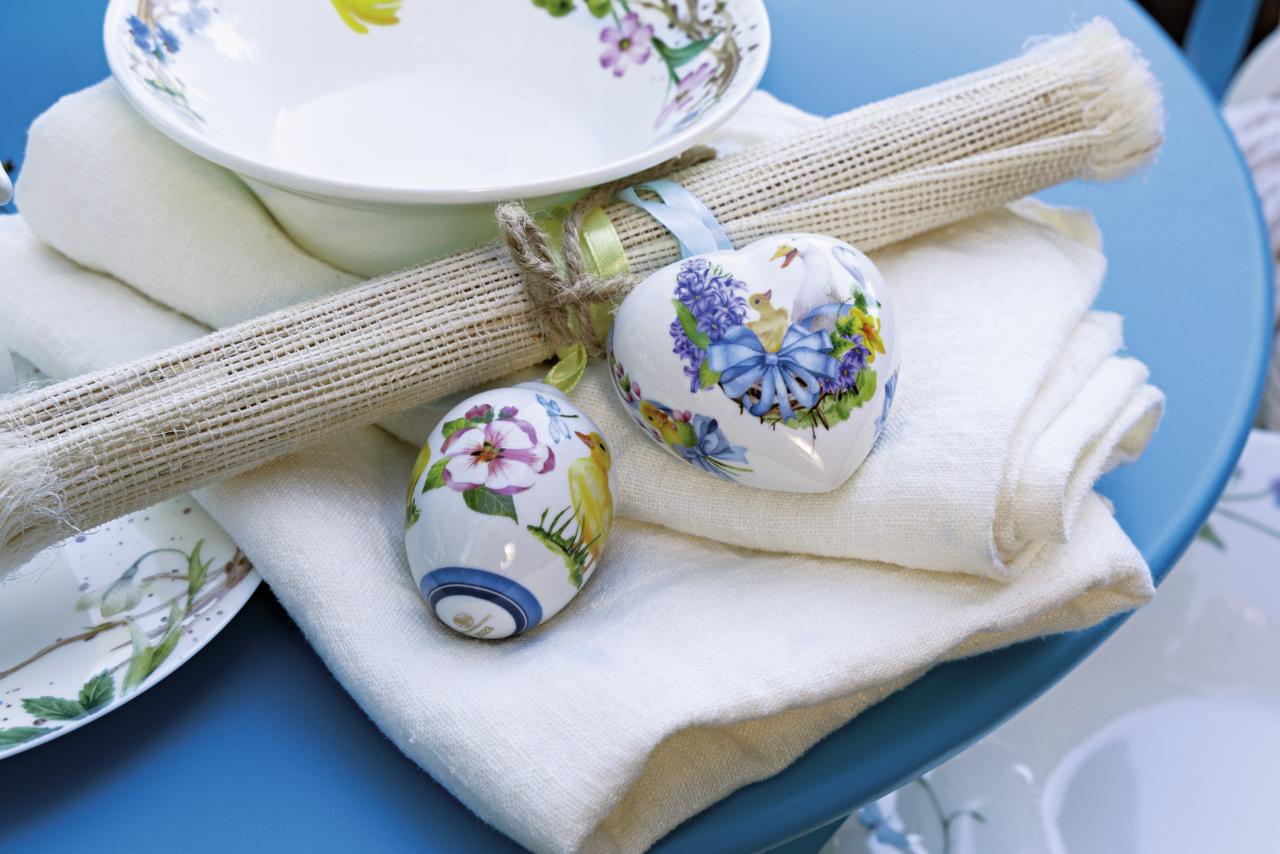 Veľkonočná porcelánová závesná dekorácia mini vajíčko "Ďatelina", Ø 3,4 cm