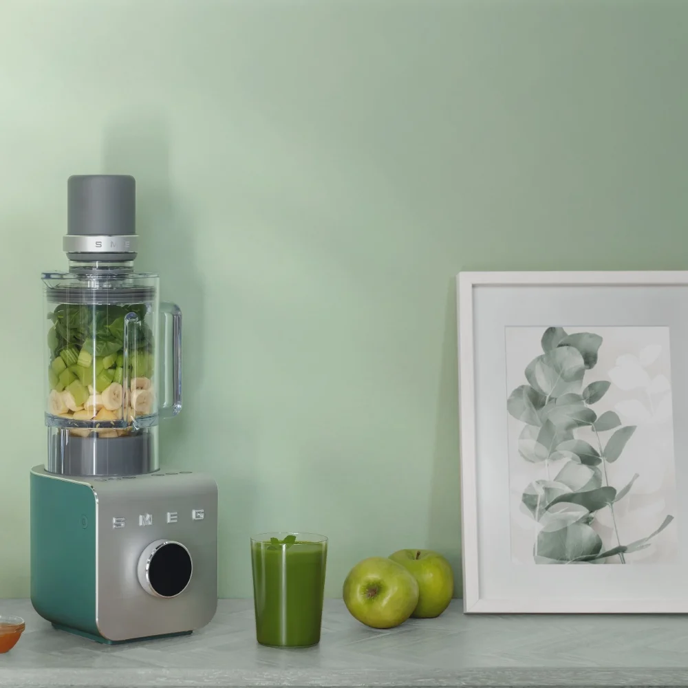 K dokonalému smoothie okrem dobrého mixéru potrebujete aj čerstvé ovocie či zeleninu a obľúbenú prísadu v podobe orieškov, jogurtu alebo napríklad medu.