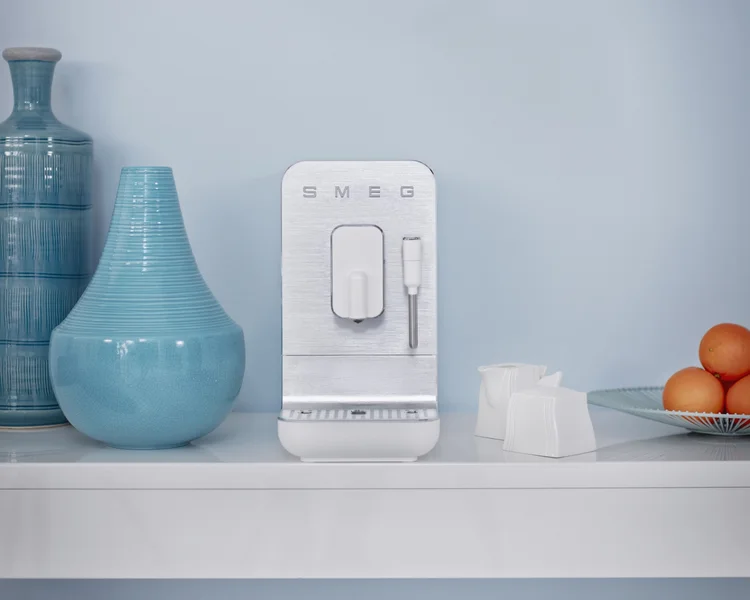 kávovar Smeg automatický