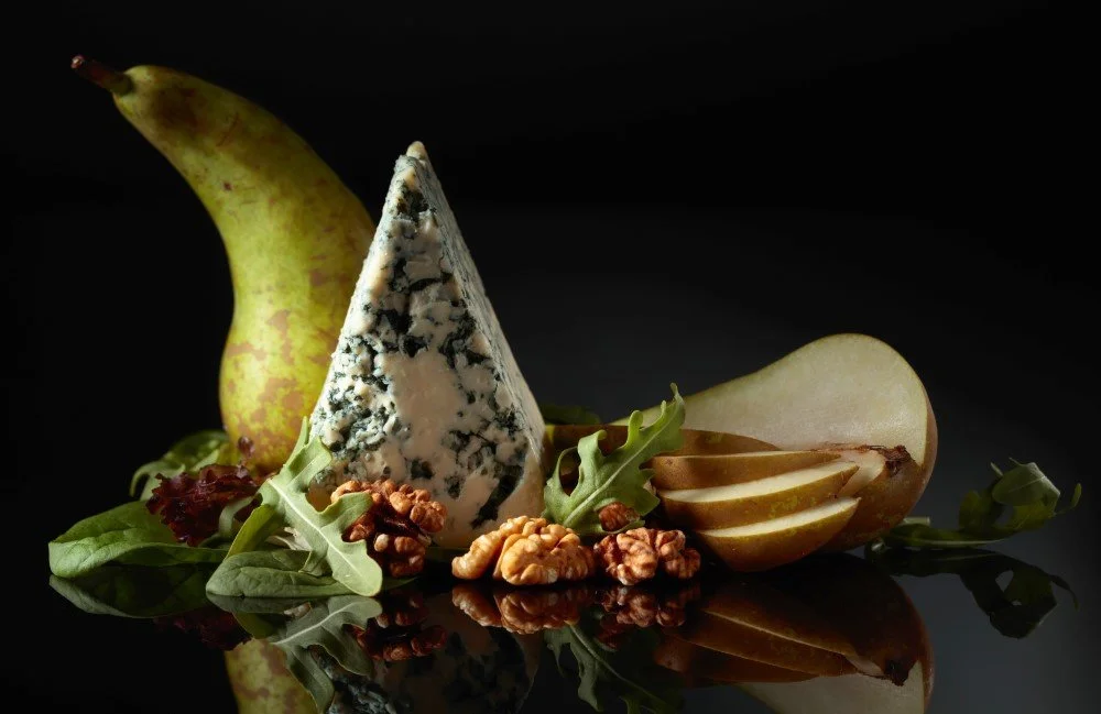 Šalát s hruškou, gorgonzolou a karamelizovanými vlašskými orechmi