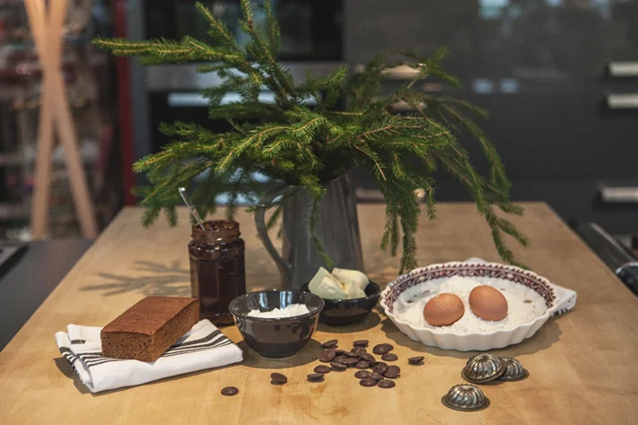 Linecké košíčky so slivkovou náplňou a čokoládovým krémom