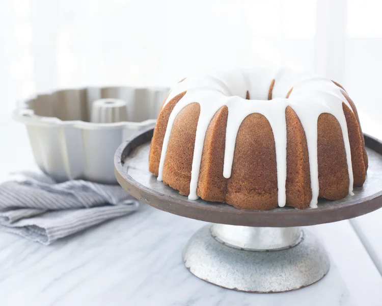 Nordic Ware, forma na bábovku Original, bronzová, 2,84 l