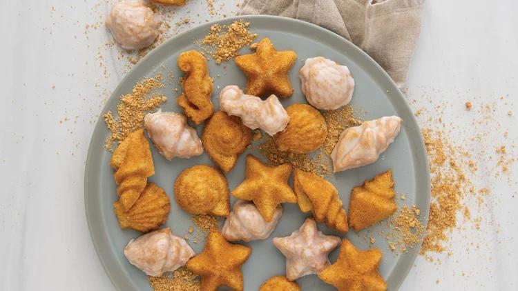 Tropické kokosové tortičky s rumovou polevou